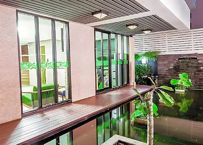 D Day Hotel